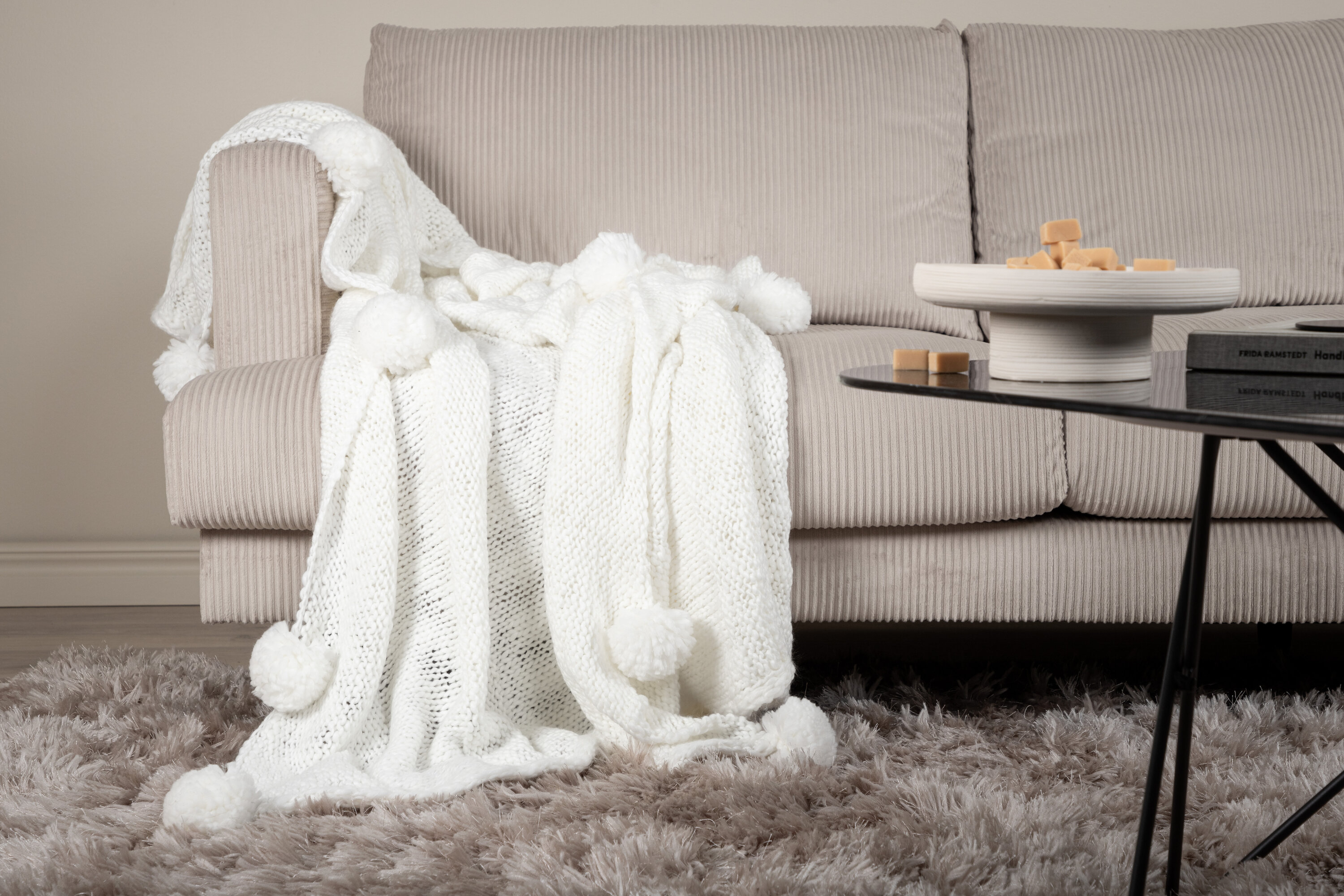 Anny Throw Anny Throw