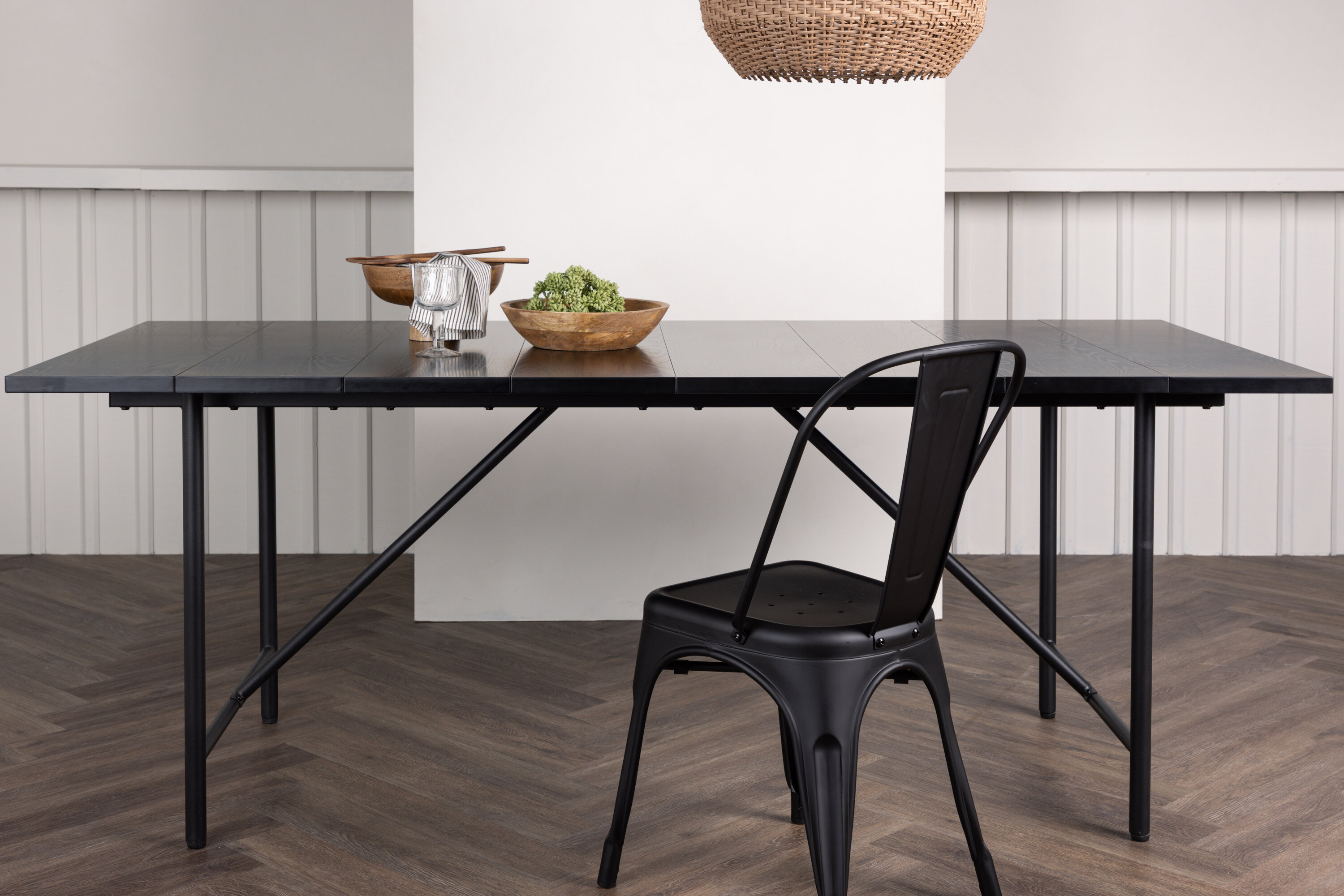 Astrid Table