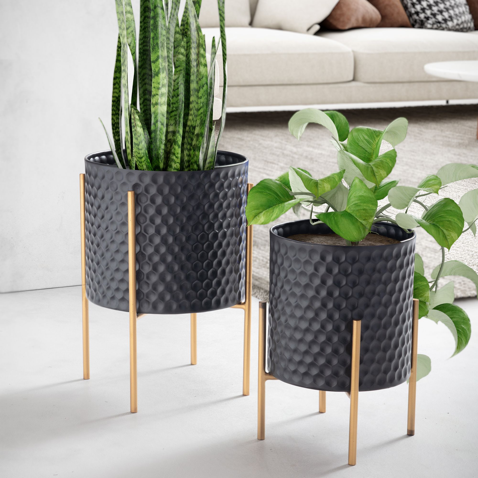 Bloempot set van 2 metalen plantenpotten zwart/goud met poten