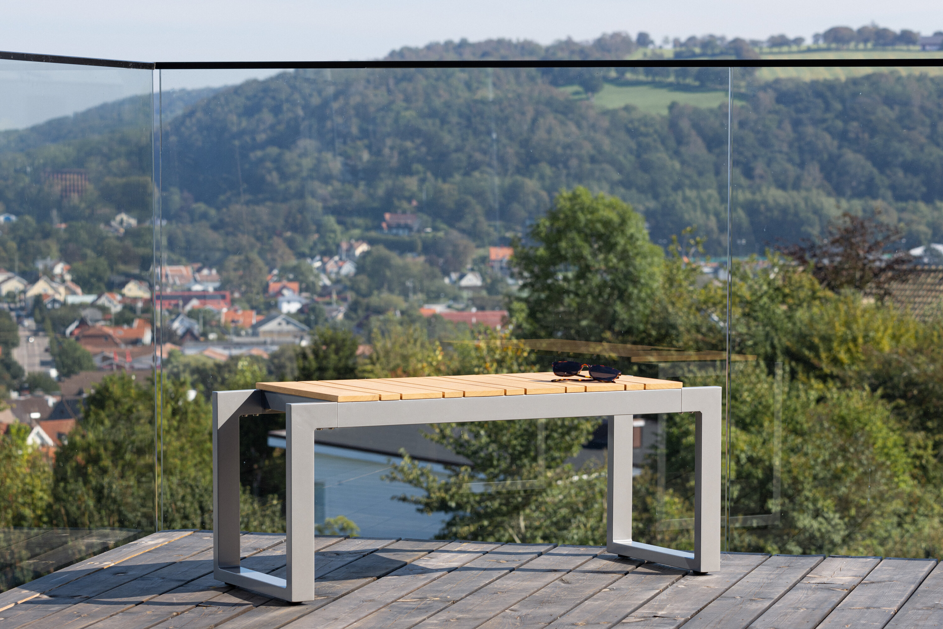 Zenia Bench