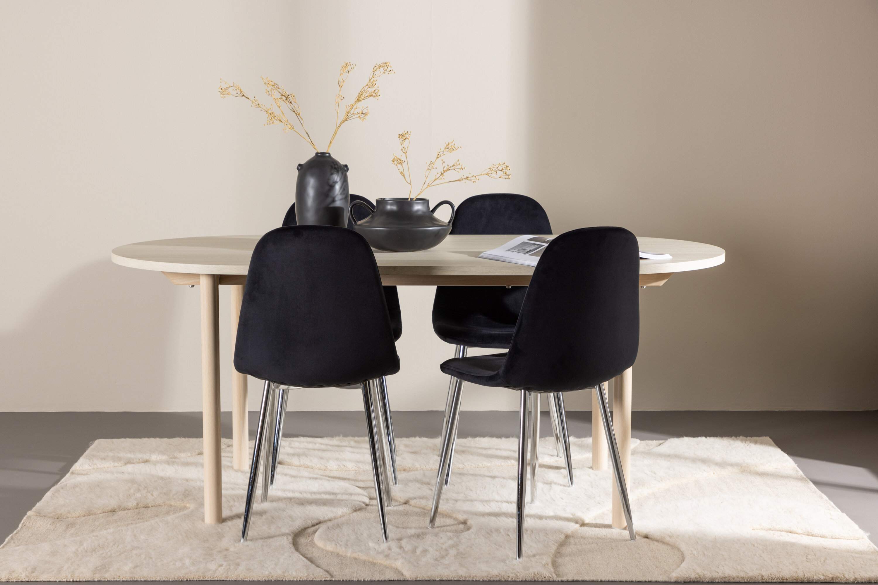 Andy eettafel met Polar eetkamerstoel