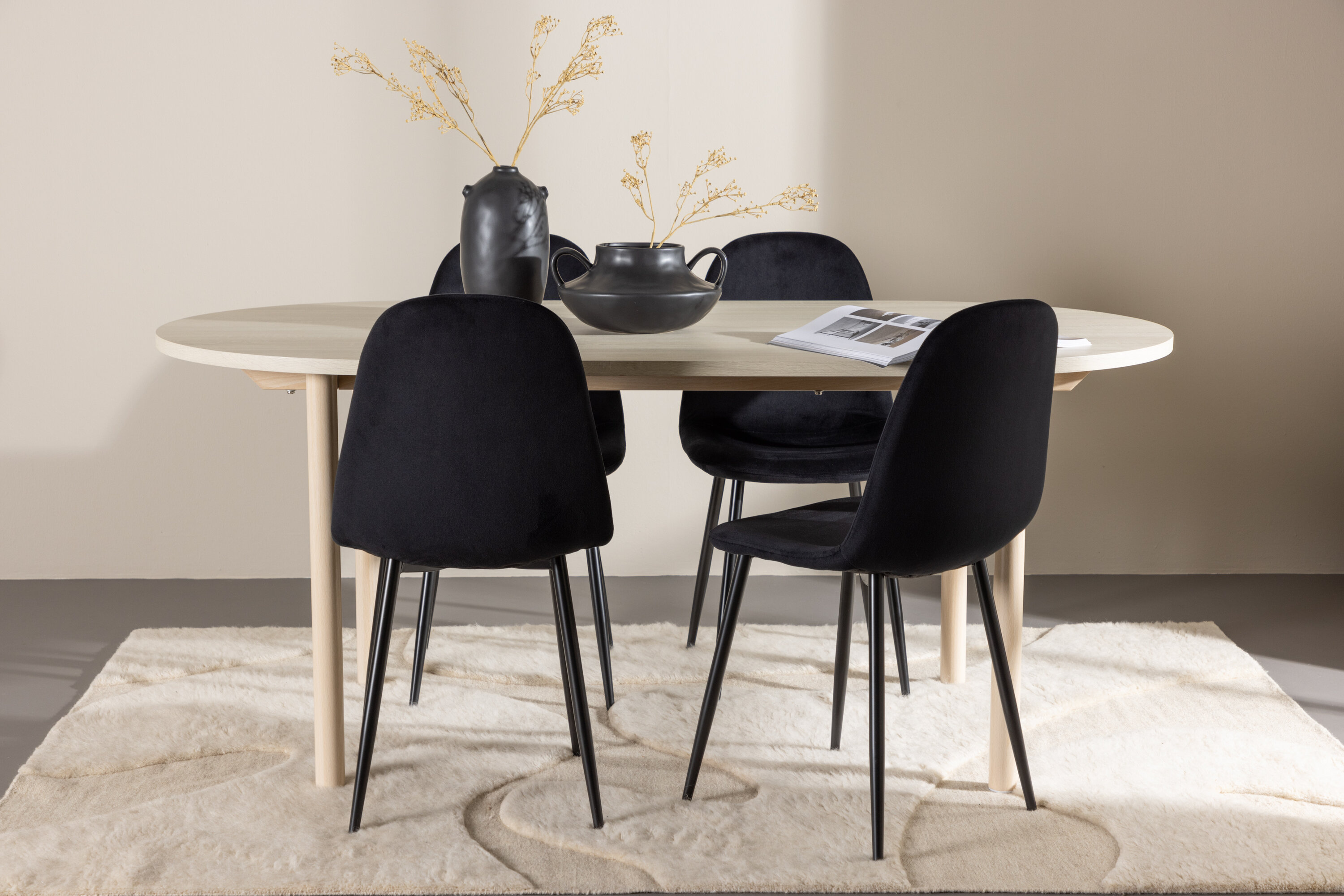 Andy eettafel met Polar eetkamerstoel