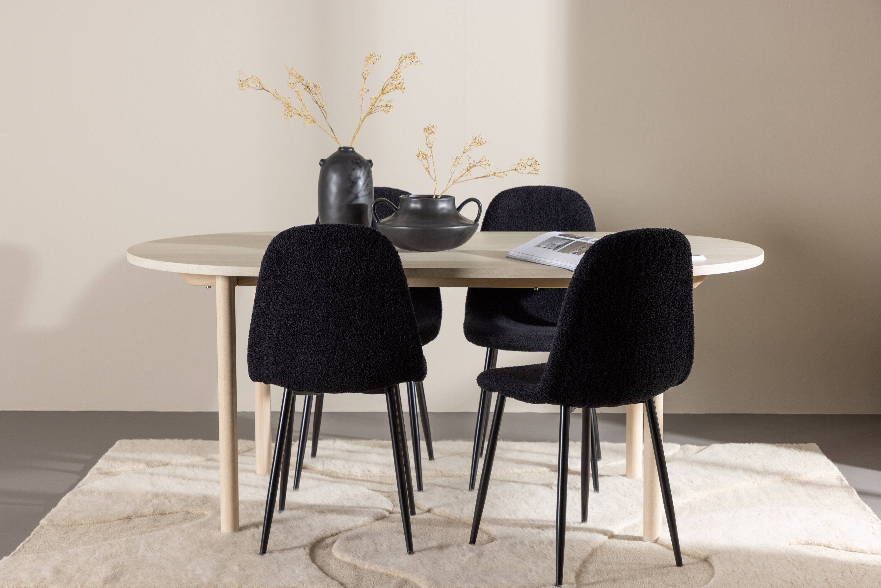 Andy eettafel met Polar eetkamerstoel